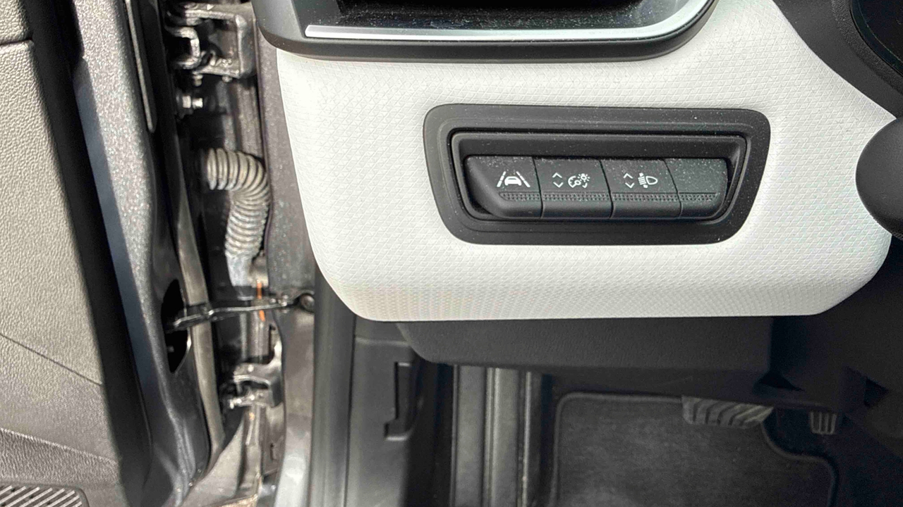 Renault Clio E-Tech full hybrid 145 — photo 19