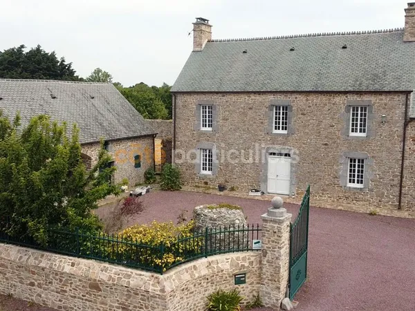Maison 9 pièces 295 m²