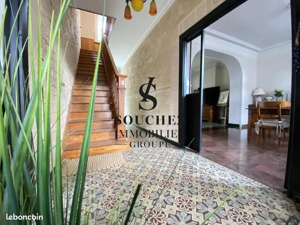 Maison 10 pièces 222 m²