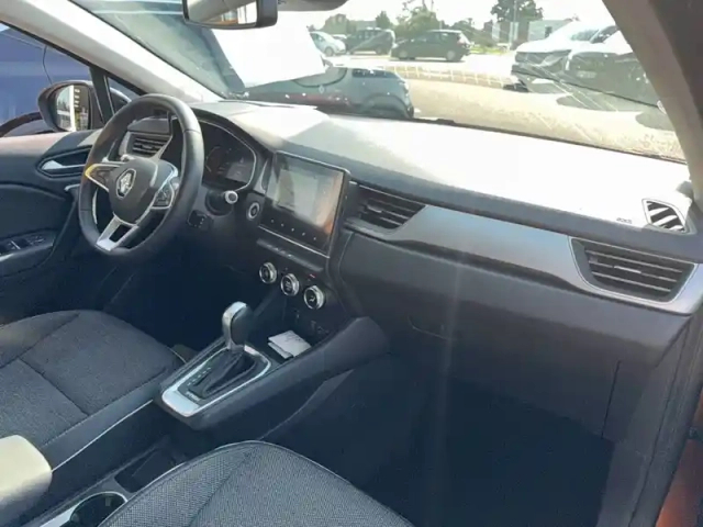 Renault Captur e-tech 145 - 21 — photo 10