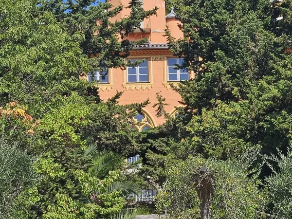 Spacieux appartement de 5 pièces avec un grand balcon aux « Résidences de l'Abbaye Roseland »