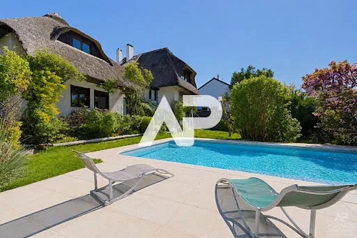 Maison 10 pièces 250 m²