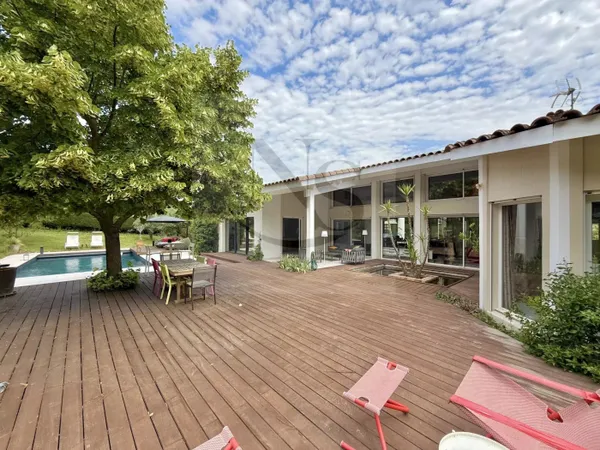 AIX-EN-PROVENCE / VILLA D'ARCHITECTE ATYPIQUE