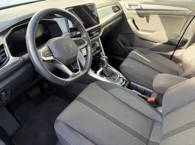 Volkswagen T-Roc 1.5 tsi evo 150ch life dsg7 — photo 11