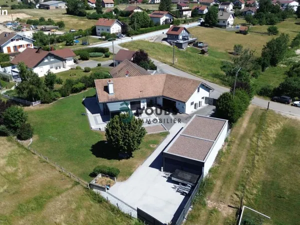 Villa 7 pièces 487 m²