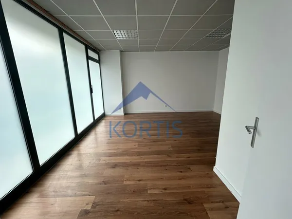 Local professionnel 90 m²