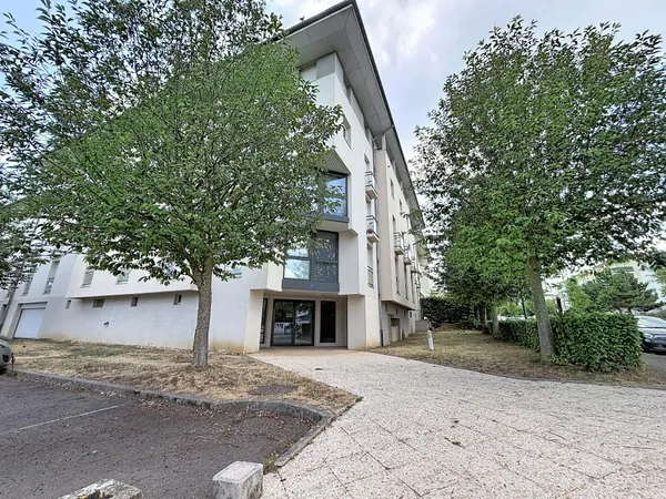 METZ-QUEULEU - INVESTISSEMENT LOCATIF SOUS BAIL COMMERCIAL - 5,43 % BRUT