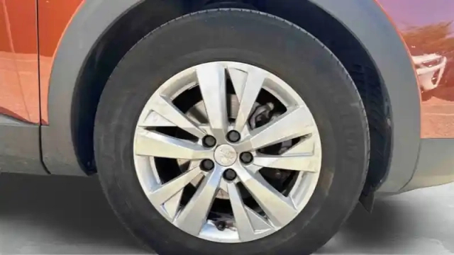 Peugeot 5008 puretech 130ch s&amp;s bvm6 — photo 12