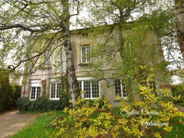 Maison de caractère de 233 m², idéale famille + espace professionnel possible à Sainte-Sigolène