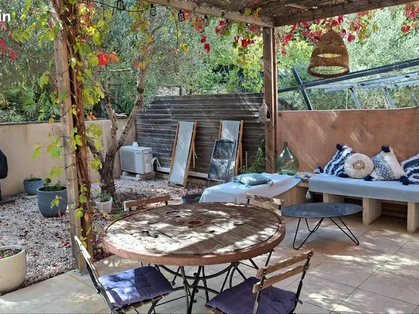 PEYPIN - VERT CLOS Maison mitoyenne 3 chambres + bureau jardin garage