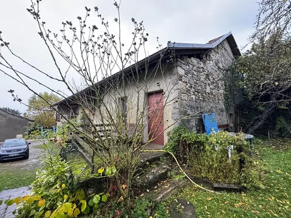 Ferme Presilly 100 m2 et grange 360m2 au sol