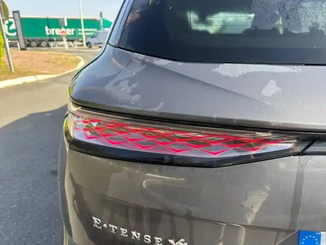 Ds Ds 7 hybride rechargeable e-tense 300 eat8 4x4 — photo 17