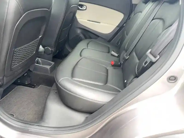 Renault Captur tce 150 fap edc — photo 23