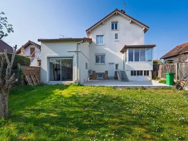 Maison rénovée 4 ch. avec jardin à Cherchefeuilles