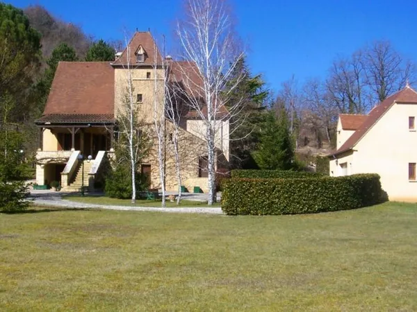 Maison 10 pièces 260 m²