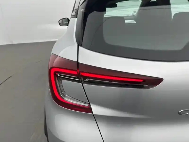 Renault Captur blue dci 115 edc — photo 7