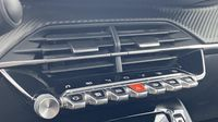 Peugeot 2008 1.5 BlueHDi 110ch S&S Allure Pack — photo 15