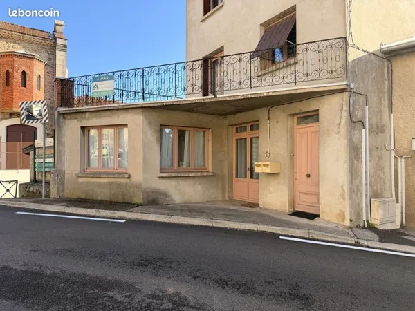 Local 74 m² Saint-Félicien