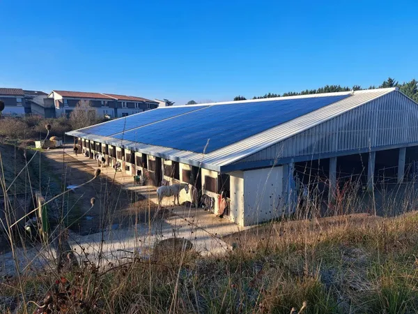 Centre équestre entièrement équipé à 45 minutes de Bordeaux - Réf 106