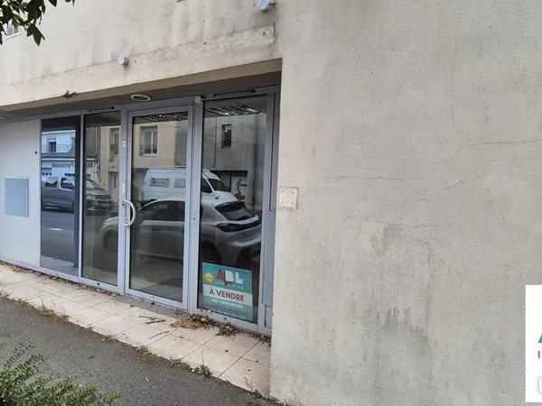Local 12 m² AIGREFEUILLE SUR MAINE