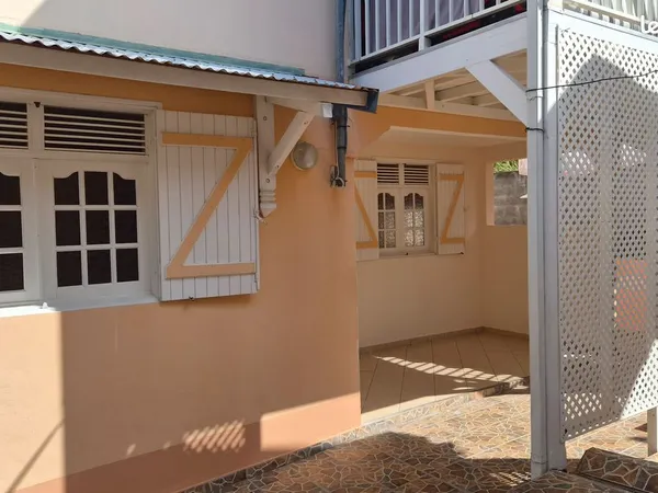 Maison à louer f3