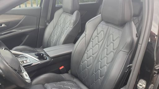 Peugeot 5008 2.0 BlueHdi 180 EAT8 - Gt Pack – 2022 – 126077 km – Diesel – Boîte Automatique — photo 30