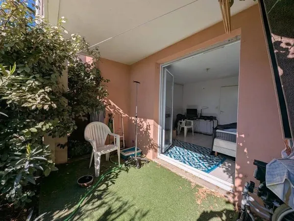 Studio 1 pièce 25 m²
