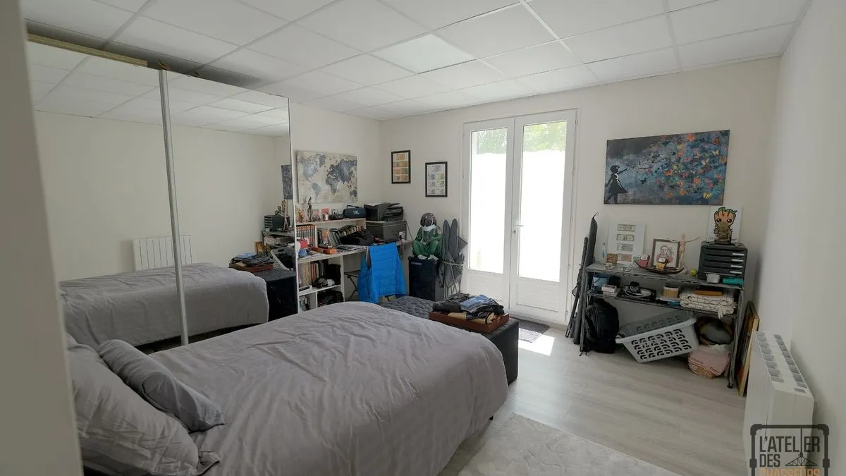 Photo 11