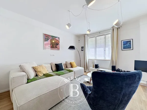 Le service location courte durée de la maison BARNES vous présente ce bien :