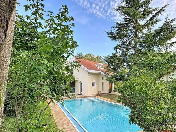 Maison 7 pièces 162 m²