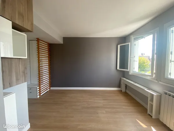 Appartement F2 lumineux en très bon état