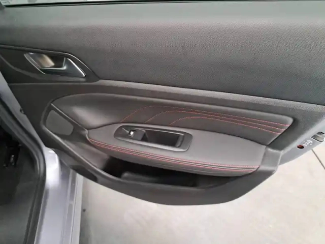 Peugeot 308 2.0 bluehdi 180ch s&amp;s eat8 — photo 22