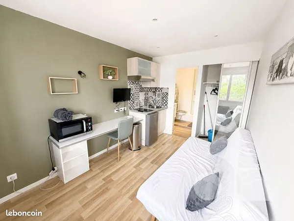 Studio 1 pièce 14 m²