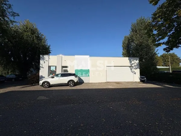 Local d'activité 230 m²