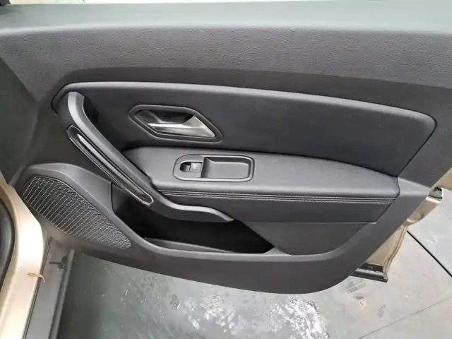 Dacia Duster blue dci 115 4x2 — photo 25