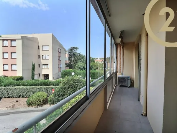 FREJUS 4 PIECES AVEC GARAGE PROCHE CENTRE VILLE