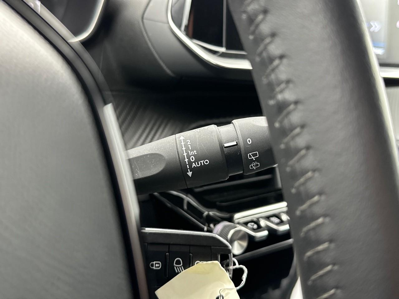 Peugeot 2008 puretech 100 s&s bvm6 allure — photo 20