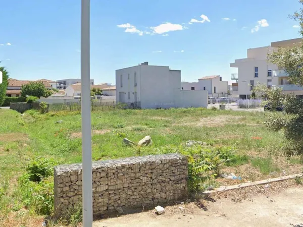 Terrain 200 m²