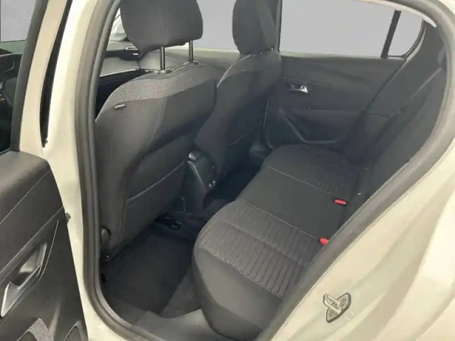 Peugeot 208 electrique 50 kwh 136ch — photo 12