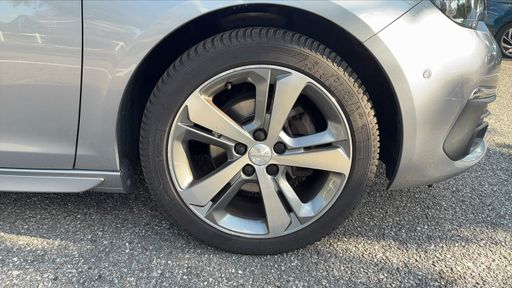 Peugeot 308 1.5 BlueHDi 130 EAT8 - GT Line – 2020 – 93615 km – Diesel – Boîte Automatique — photo 27