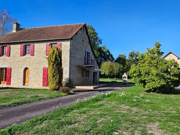 Maison en pierre 4 chambres + terrain 2500m²