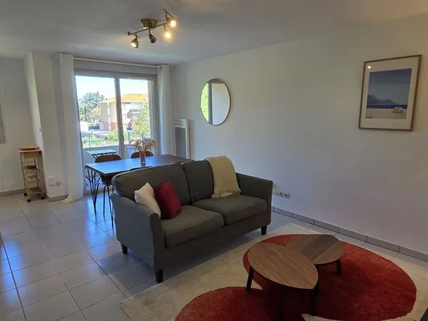 T2 MEUBLÉ 41m² - BALCON - PARKING - PISCINE - SANS VIS-À-VIS - LALANDE - ENTIEREMENT REFAIT