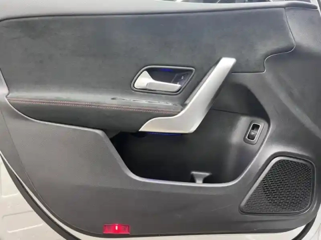 Mercedes Classe A 180 berline amg line — photo 12