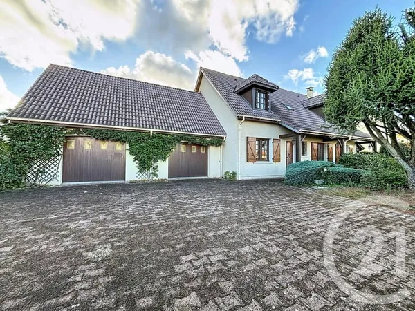 Maison 7 pièces 230 m²