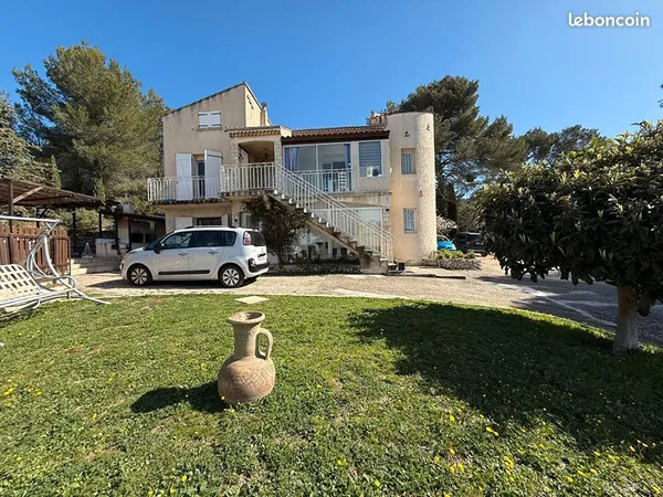 Maison 7 pièces 197 m²