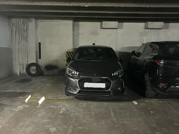 Loue parking 12m² proche gare de Bécon, côté Asnières