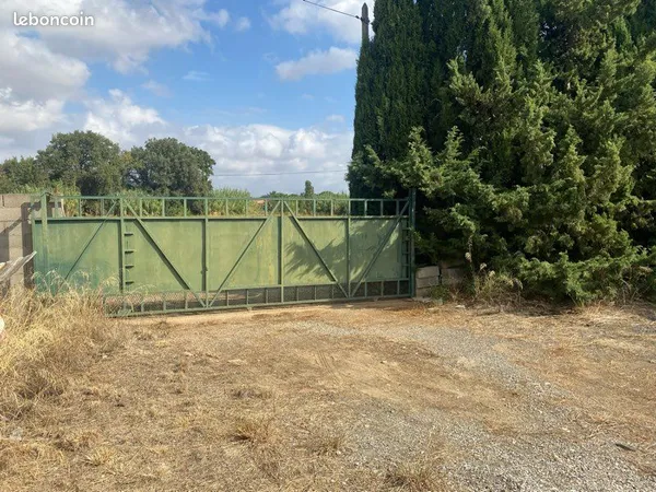 Loue emplacement avec Containers