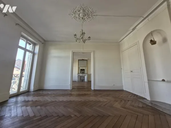 Appartement 6 pièces 193 m²