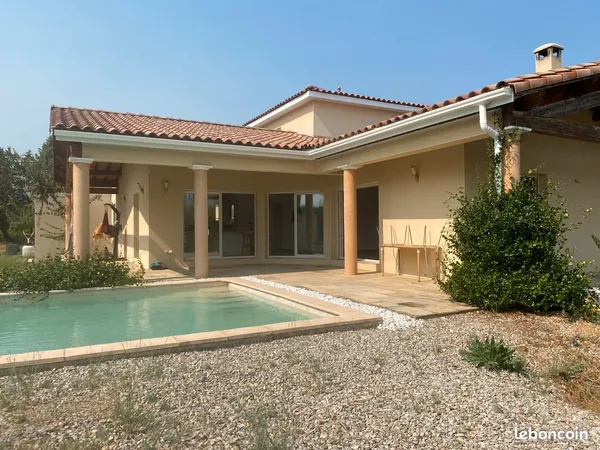 Villa moderne grands volumes proche A750 cadre unique