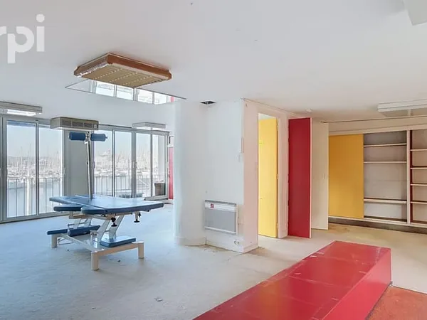 Local commercial 110 m²